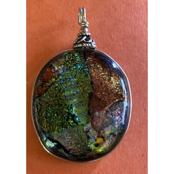 Women’s Necklace Pendant Amber Green Iridescent Resin 2” Boho Hippie Oval - Picture 1 of 3